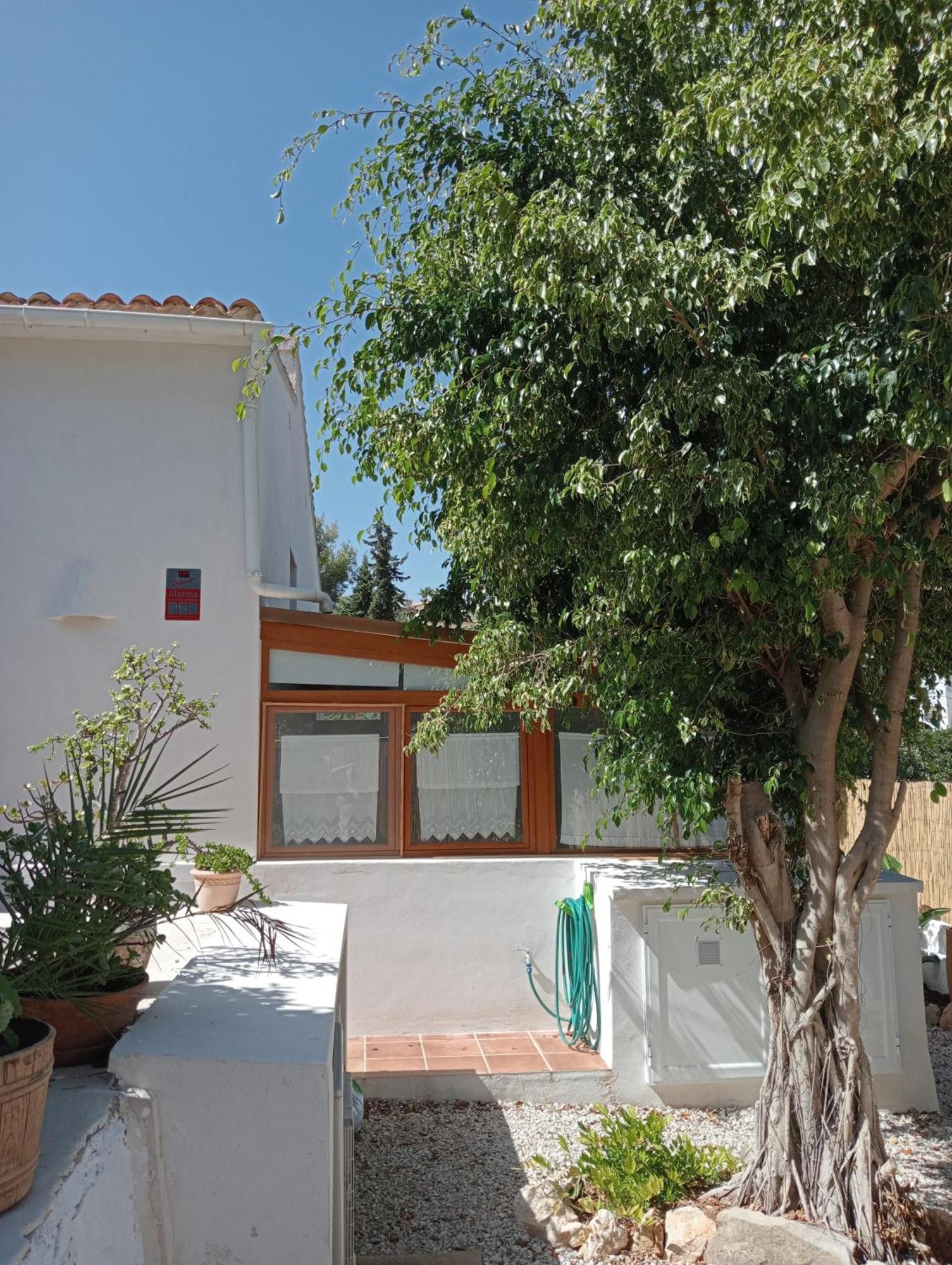 Mayari Moraira Luaran gambar